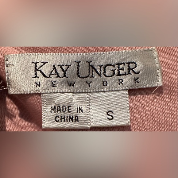 Kay Unger Short Sleeve Floral Mesh Ruched Bodycon Dress in Dusty Pink - Picture 4 of 7